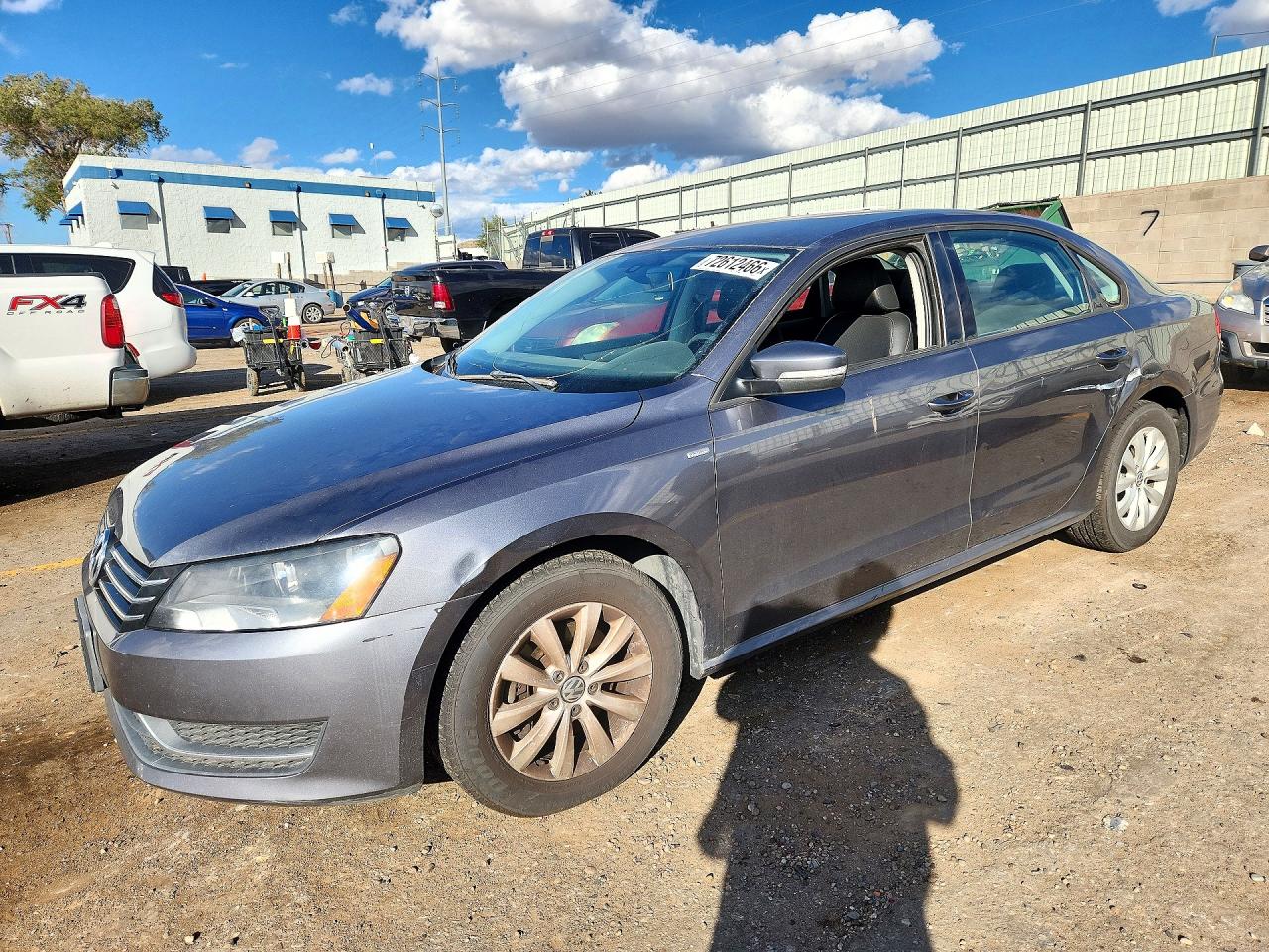 2015 VOLKSWAGEN PASSAT S | 1VWAT7A32FC087918 | UPCARS