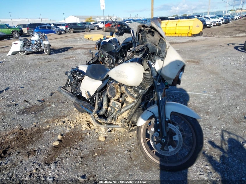 2023 HARLEY-DAVIDSON FLHXST | 1HD1ABL13PB655574 | UPCARS