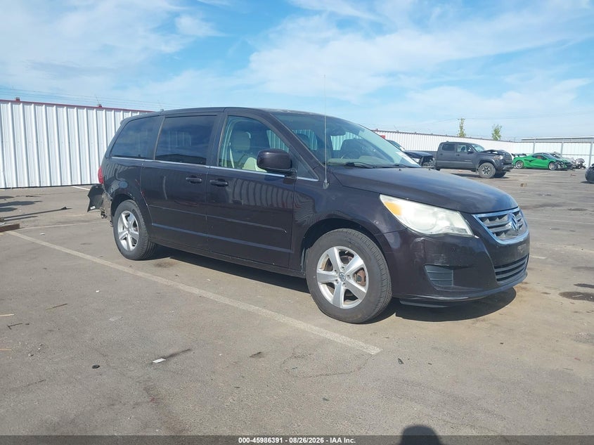 2010 VOLKSWAGEN ROUTAN SE | 2V4RW3D1XAR281716 | UPCARS