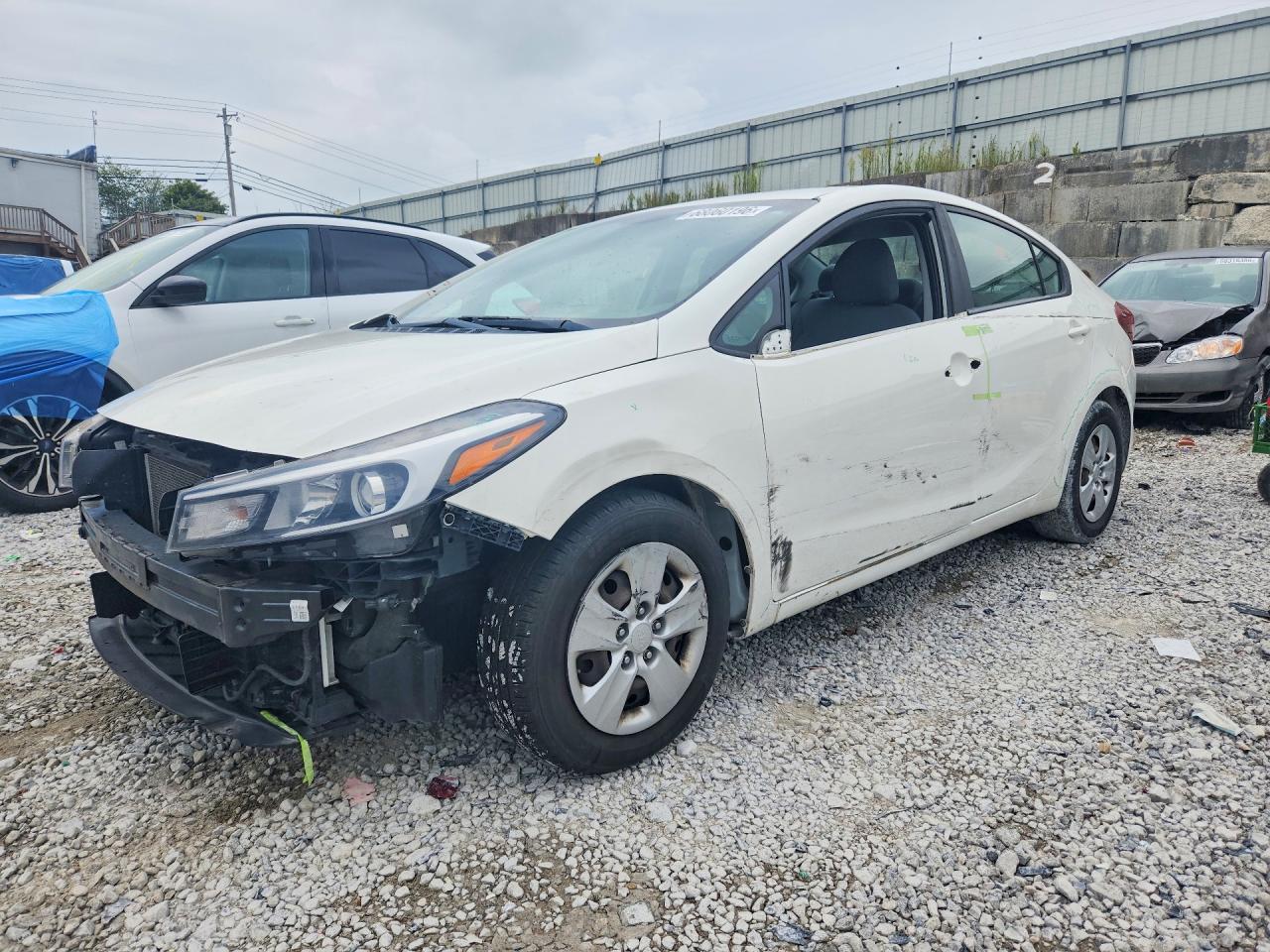 2018 KIA FORTE LX | 3KPFK4A72JE195163 | UPCARS