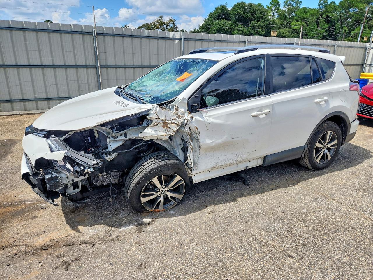 2018 TOYOTA RAV4 XLE | JTMWFREV3JJ161049 | UPCARS