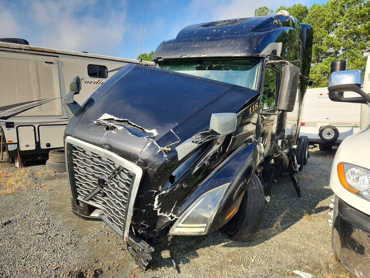 2019 VOLVO VNL SEMI TRUCK | 4V4NC9EH7KN198635 | UPCARS
