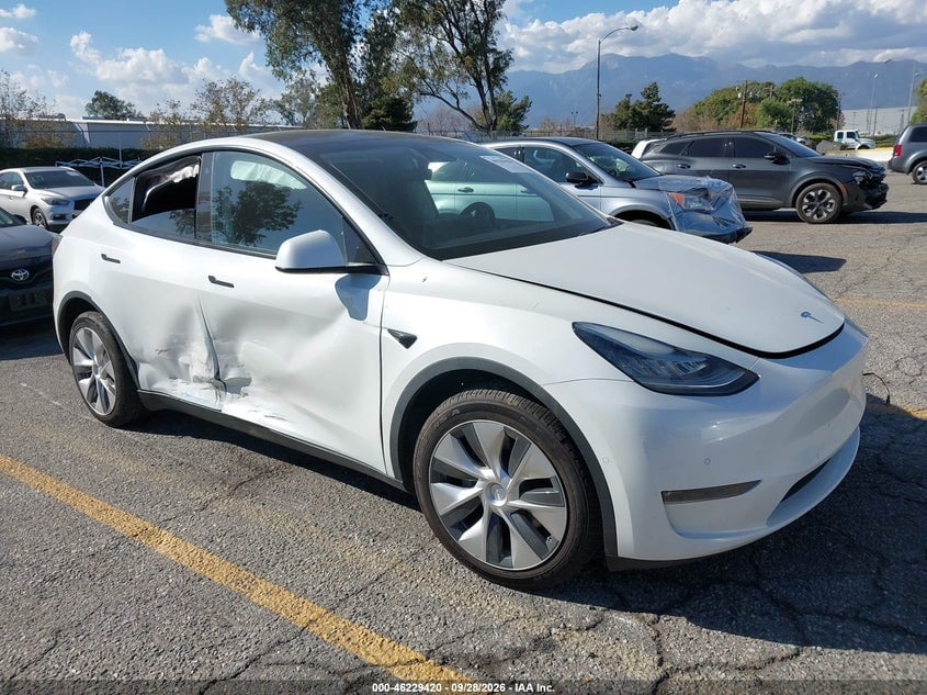2020 TESLA MODEL Y LONG RANGE DUAL MOTOR ALL-WHEEL DRIVE | 5YJYGDEE2LF054724 | UPCARS