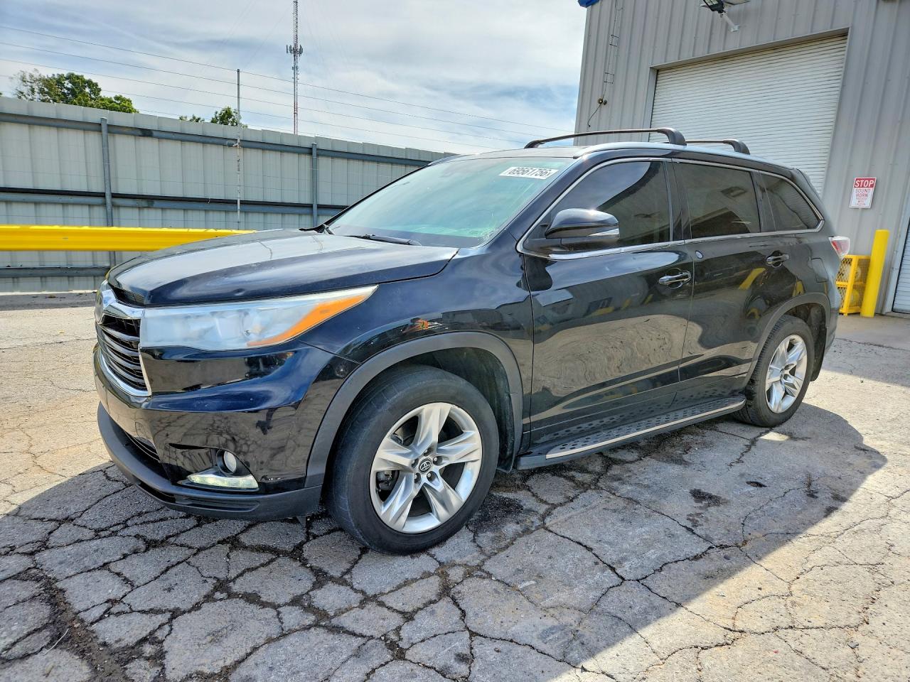 2016 TOYOTA HIGHLANDER LIMITED PLATINUM | 5TDYKRFH1GS183057 | UPCARS