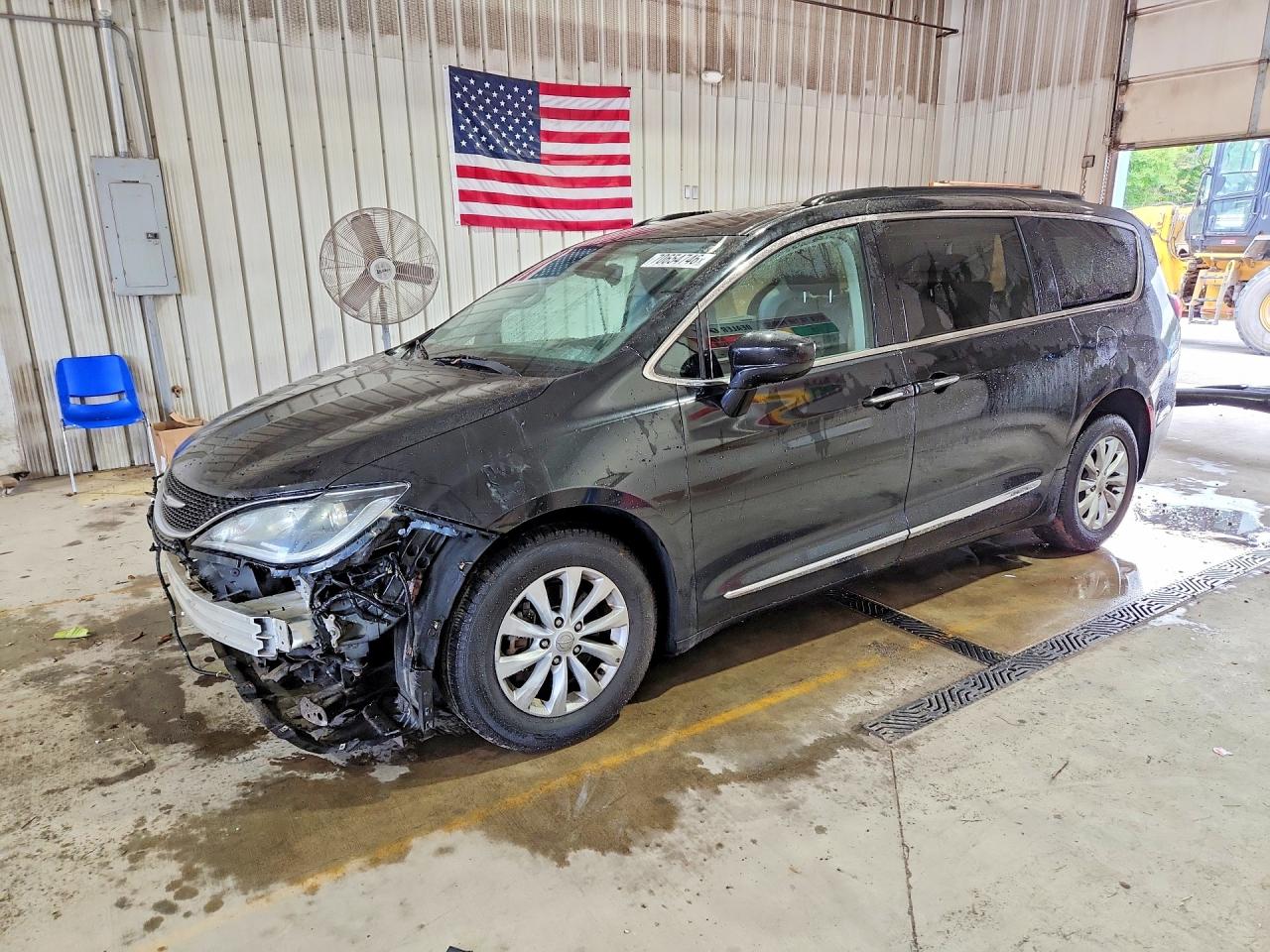 2017 CHRYSLER PACIFICA TOURING L | 2C4RC1BG0HR831854 | UPCARS