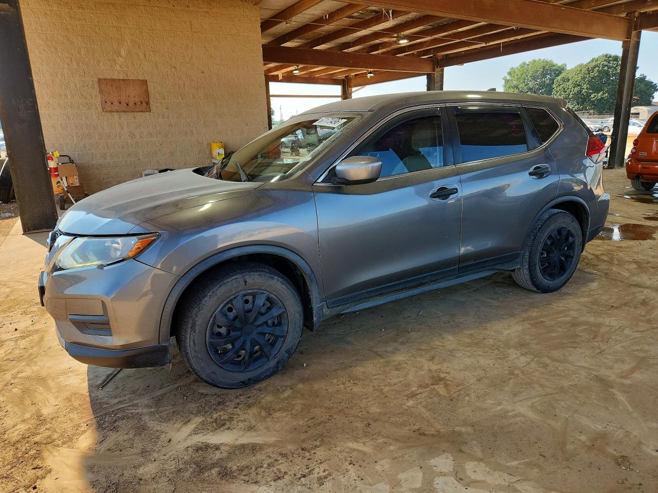 2017 NISSAN ROGUE S | JN8AT2MT2HW138874 | UPCARS