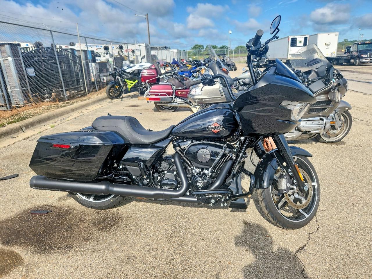 2025 HARLEY-DAVIDSON FL | 1HD1KH719SB619956 | UPCARS