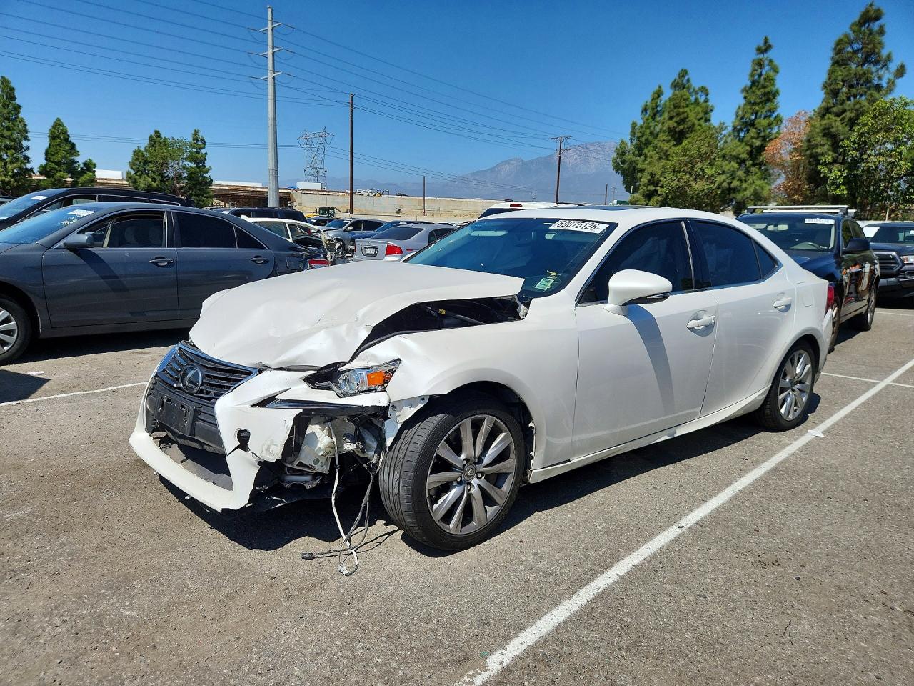 2016 LEXUS IS 200T | JTHBA1D28G5011251 | UPCARS