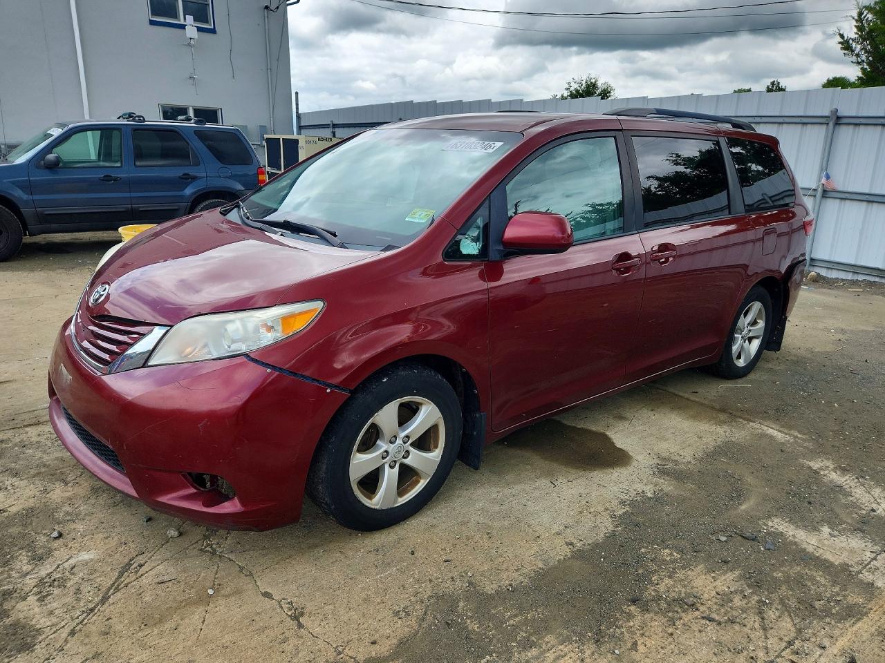 2015 TOYOTA SIENNA LE | 5TDKK3DC1FS619821 | UPCARS