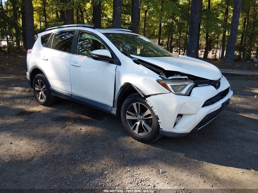 2018 TOYOTA RAV4 XLE | JTMRFREV3JJ716952 | UPCARS