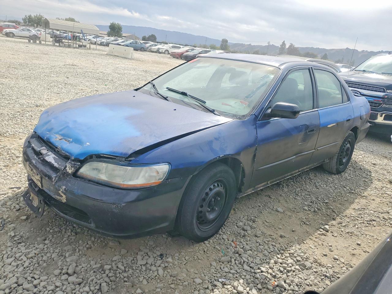 1998 HONDA ACCORD LX | 1HGCG5642WA011196 | UPCARS