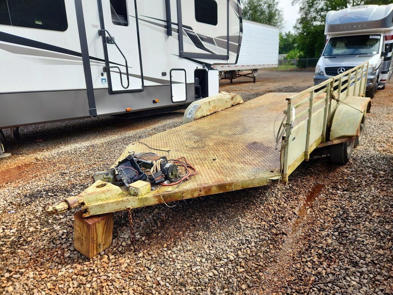 1999 URWI UNKNOWN UTILITY TRAILER | 99022512 | UPCARS