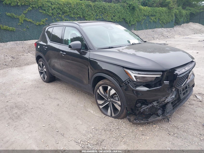 2025 VOLVO XC40 B5 PLUS DARK THEME | YV4L12UCXS2517336 | UPCARS