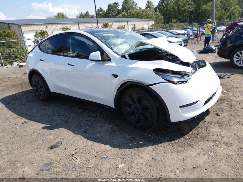 2024 TESLA MODEL Y LONG RANGE SINGLE MOTOR REAR-WHEEL DRIVE/RWD | 7SAYGDED4RF203945 | UPCARS