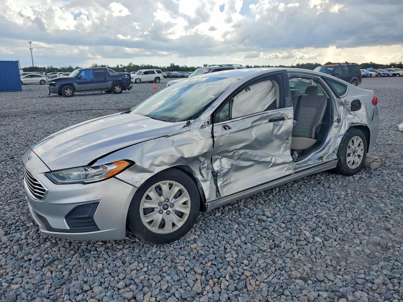 2019 FORD FUSION S | 3FA6P0G73KR194136 | UPCARS