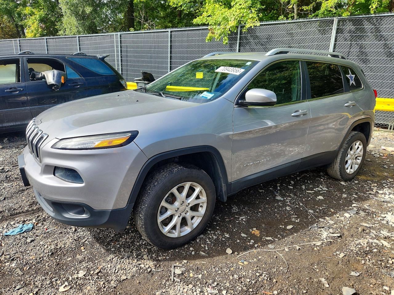 2016 JEEP CHEROKEE LATITUDE | 1C4PJMCB4GW132573 | UPCARS