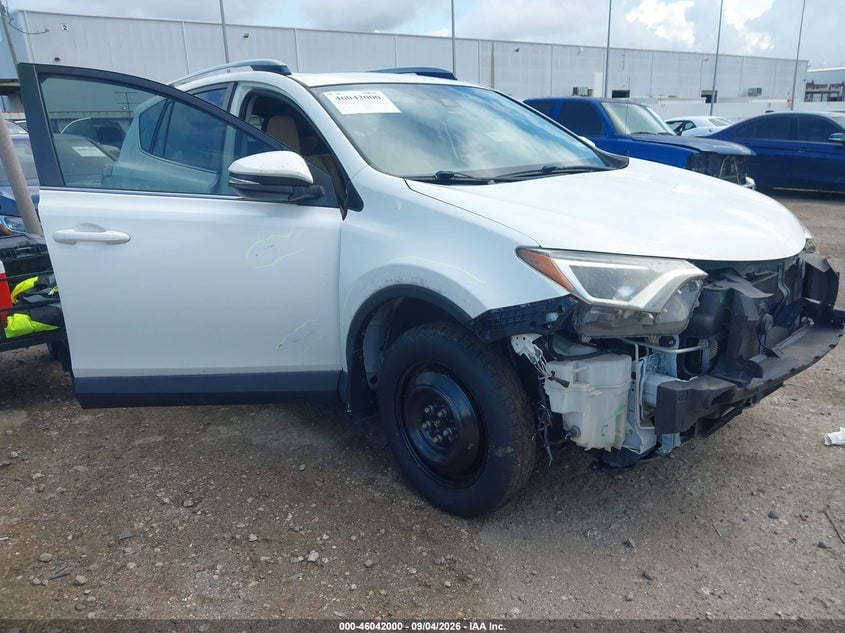 2018 TOYOTA RAV4 XLE | JTMWFREV3JJ169782 | UPCARS