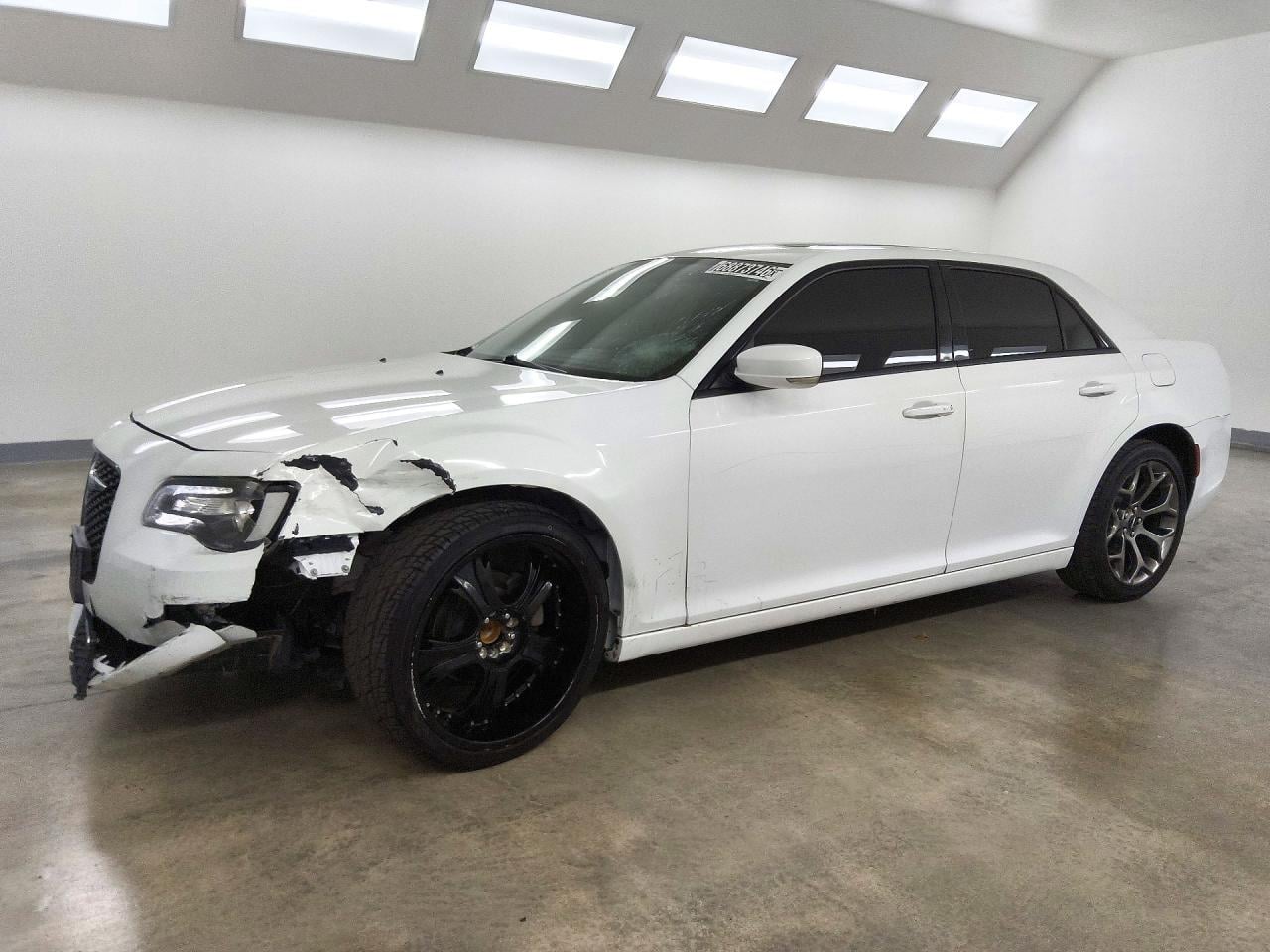 2018 CHRYSLER 300 S | 2C3CCABG6JH264085 | UPCARS