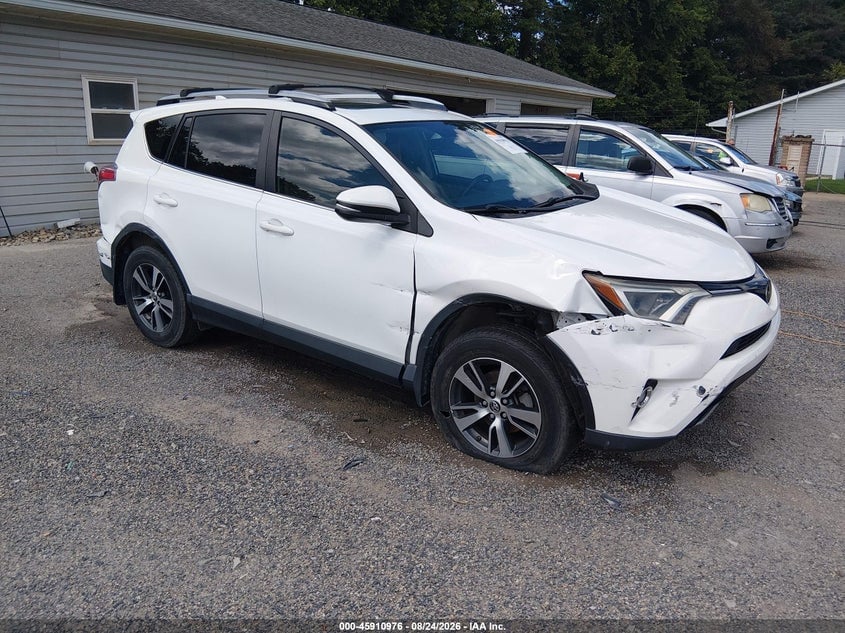 2018 TOYOTA RAV4 XLE | JTMRFREV6JJ249946 | UPCARS