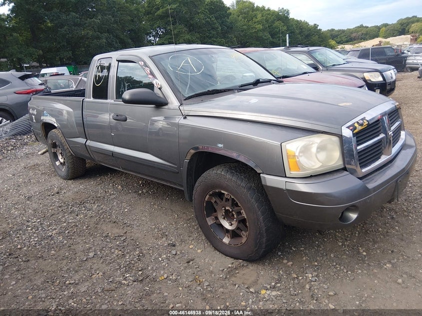 2005 DODGE DAKOTA LARAMIE | 1D7HW52N95S170639 | UPCARS