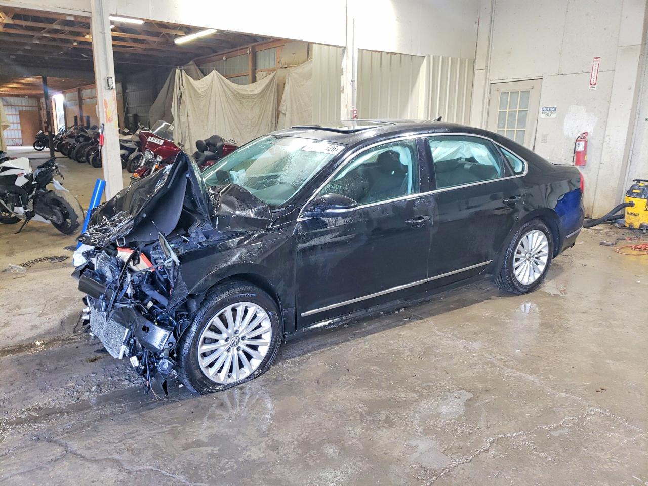 2016 VOLKSWAGEN PASSAT SE | 1VWBT7A39GC066506 | UPCARS