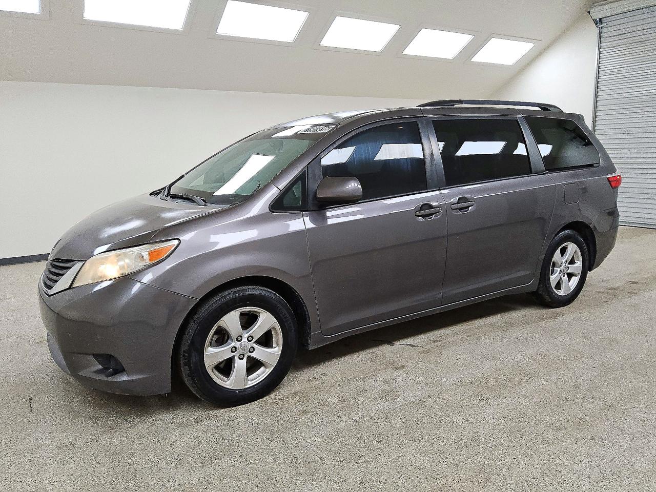 2015 TOYOTA SIENNA LE | 5TDKK3DC1FS577974 | UPCARS