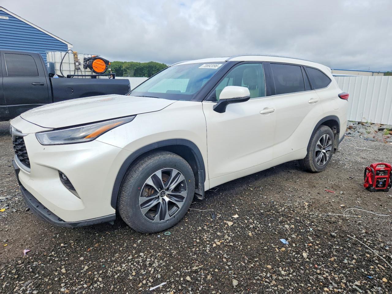2021 TOYOTA HIGHLANDER XLE | 5TDGZRBH5MS105647 | UPCARS