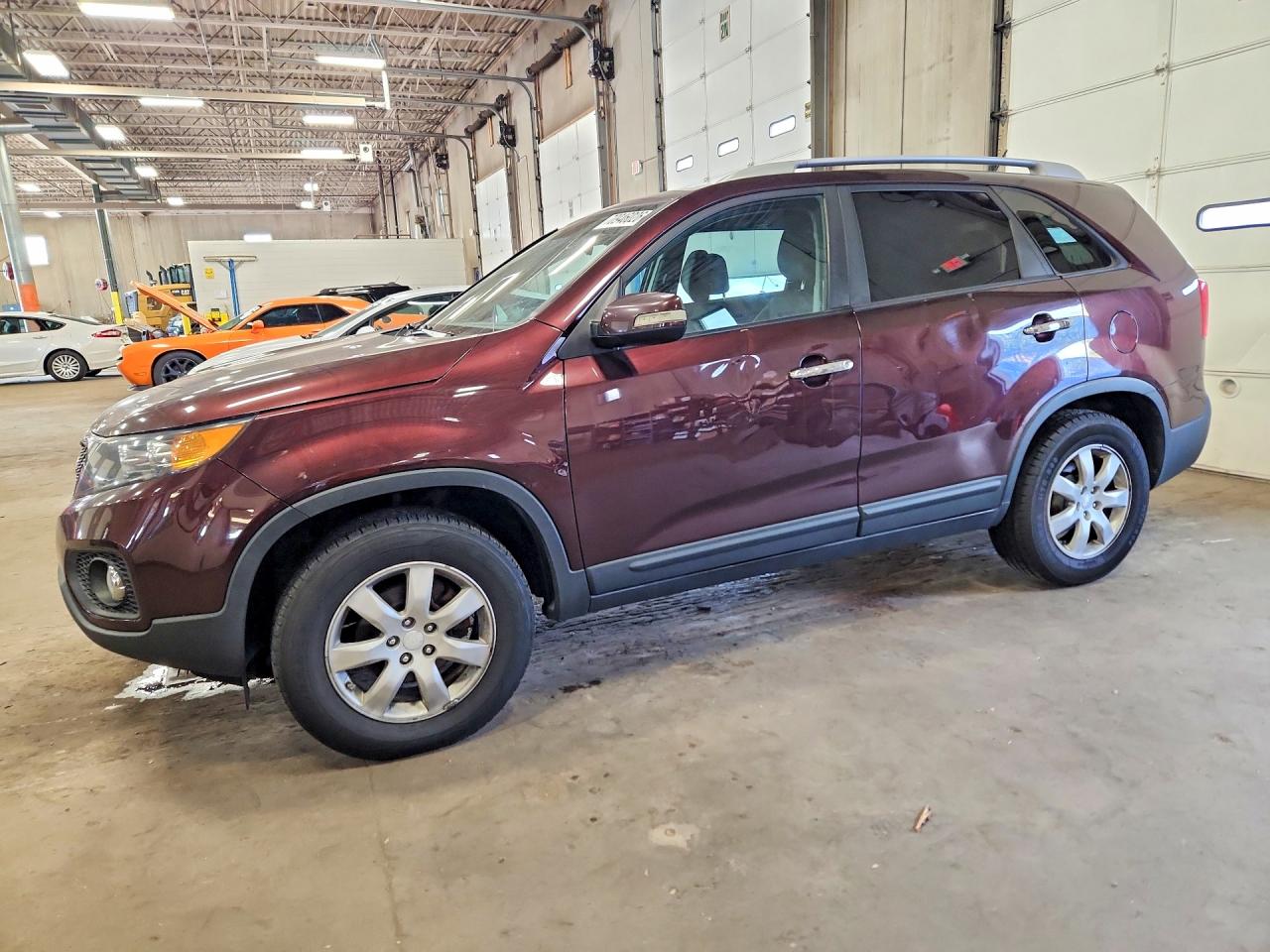 2011 KIA SORENTO LX | 5XYKT3A12BG067611 | UPCARS
