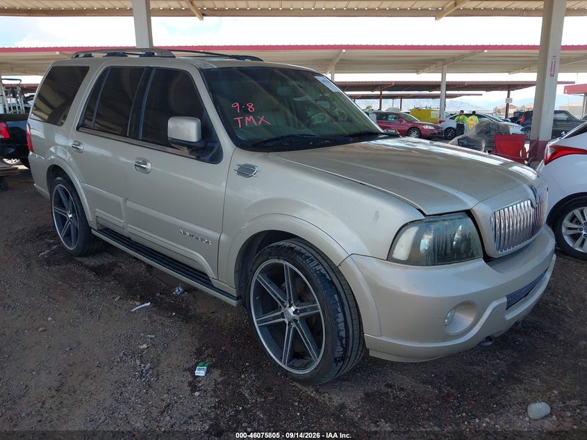2004 LINCOLN NAVIGATOR | 5LMFU28RX4LJ25243 | UPCARS