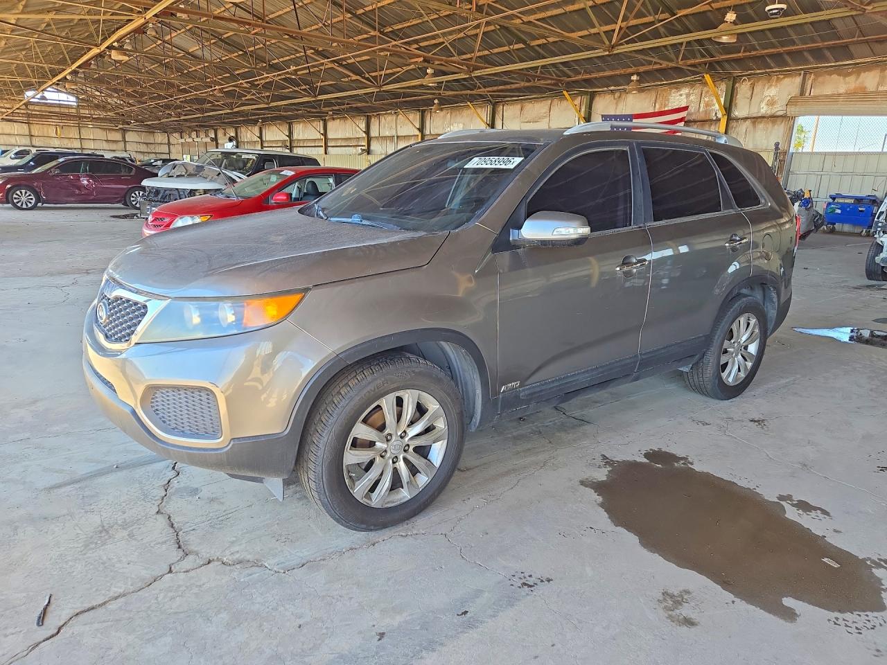 2011 KIA SORENTO LX | 5XYKTDA22BG177265 | UPCARS