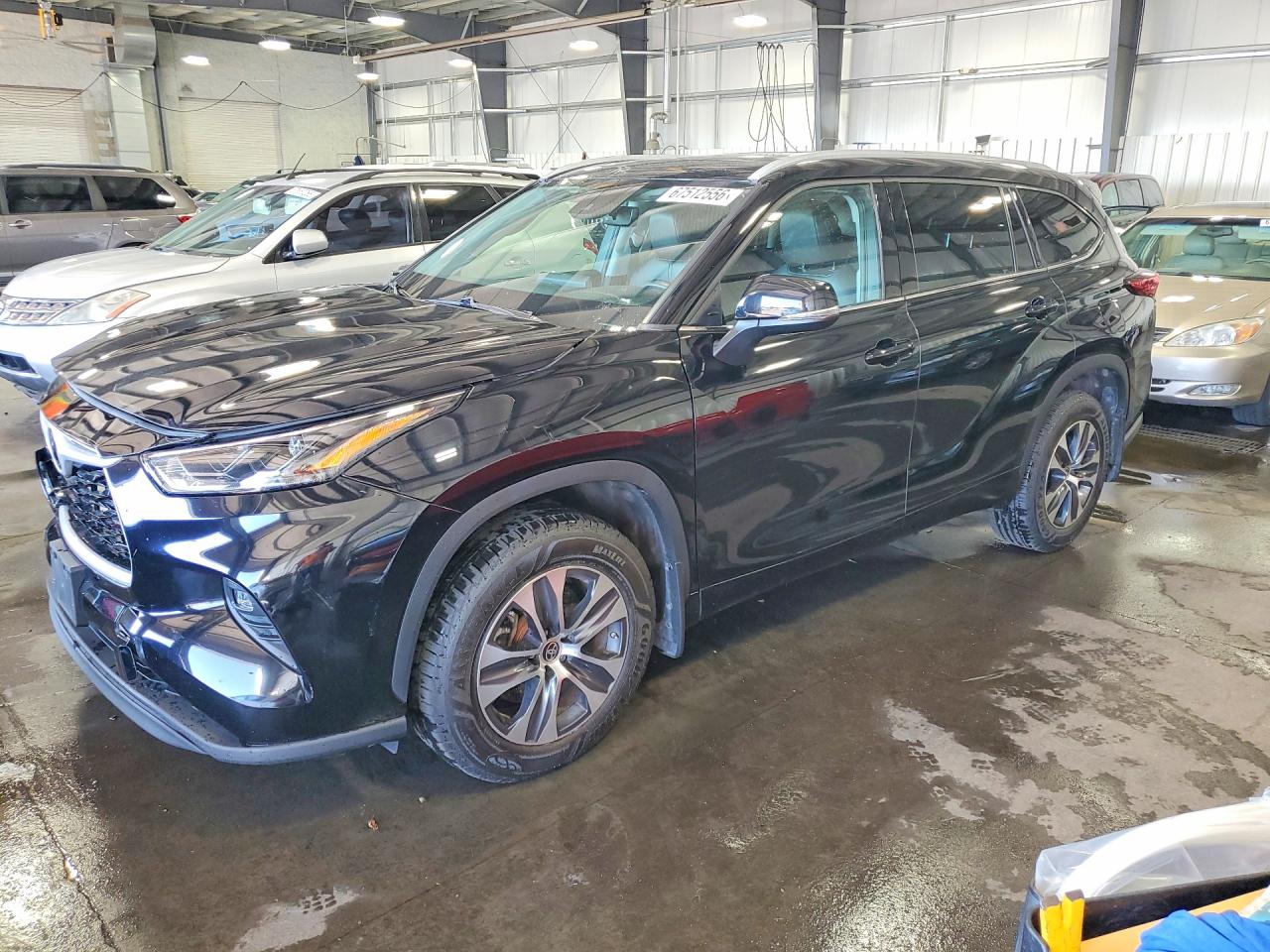 2022 TOYOTA HIGHLANDER XLE | 5TDHZRBH1NS561778 | UPCARS