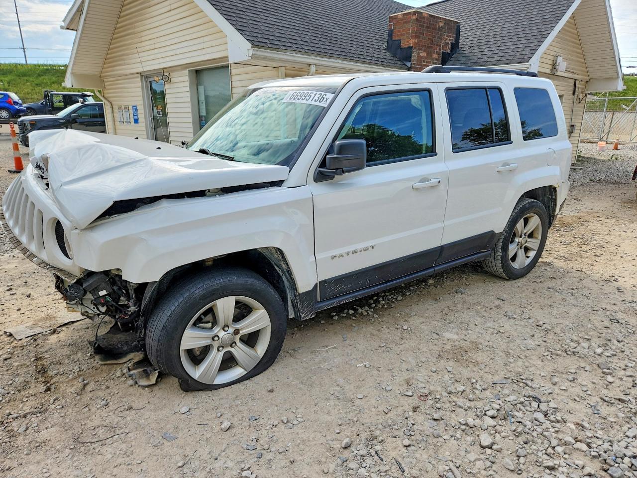 2017 JEEP PATRIOT LATITUDE | 1C4NJRFB6HD124844 | UPCARS