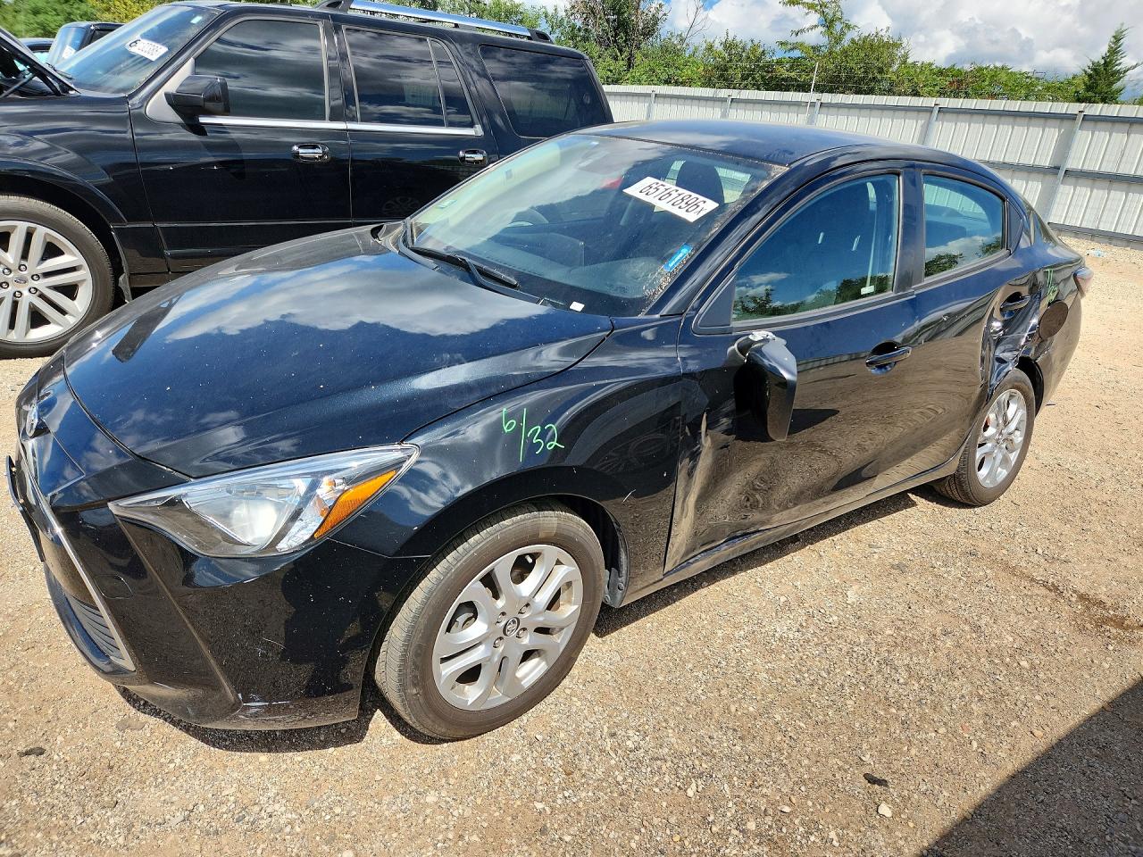 2017 TOYOTA YARIS BASE | 3MYDLBYV1HY177924 | UPCARS