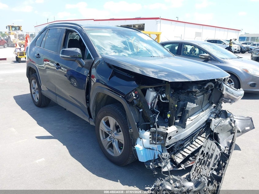 2024 TOYOTA RAV4 XLE | 2T3W1RFV1RW332634 | UPCARS
