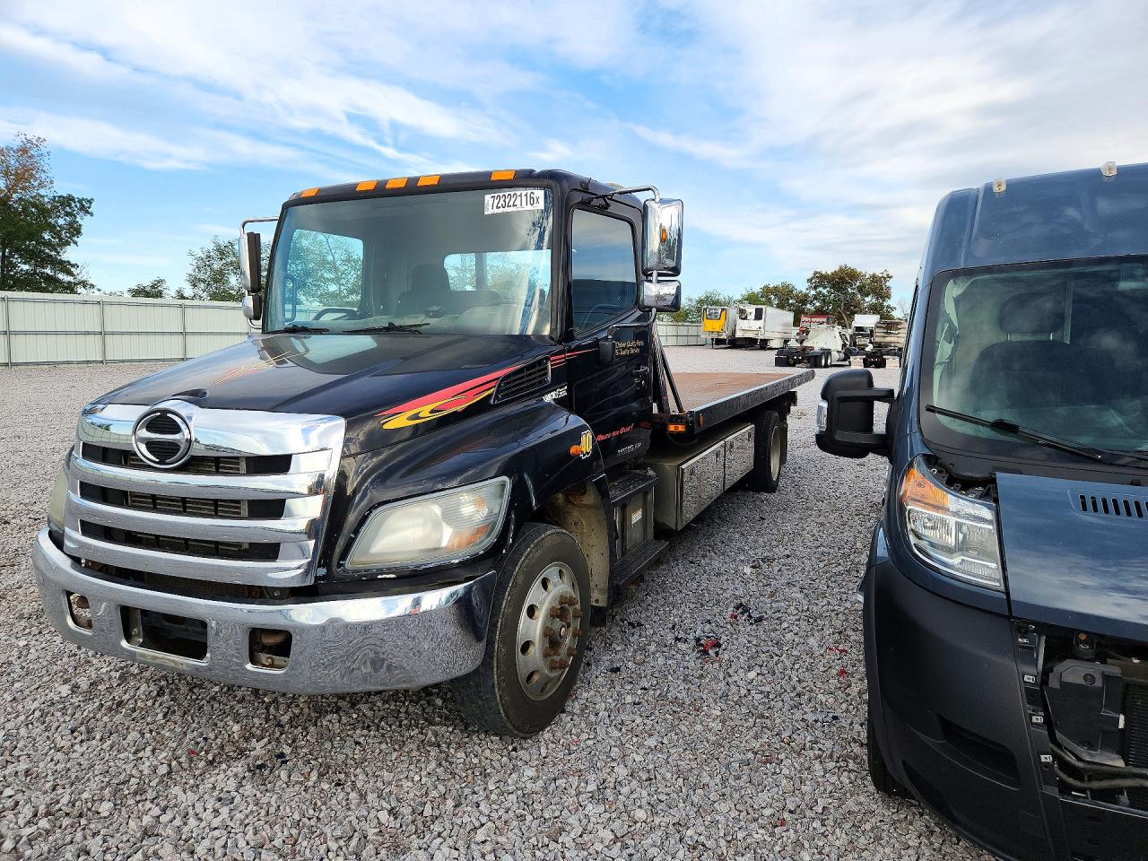 2015 HINO ALL OTHER - BOX TRUCK | 5PVNJ8JN5F4S51772 | UPCARS