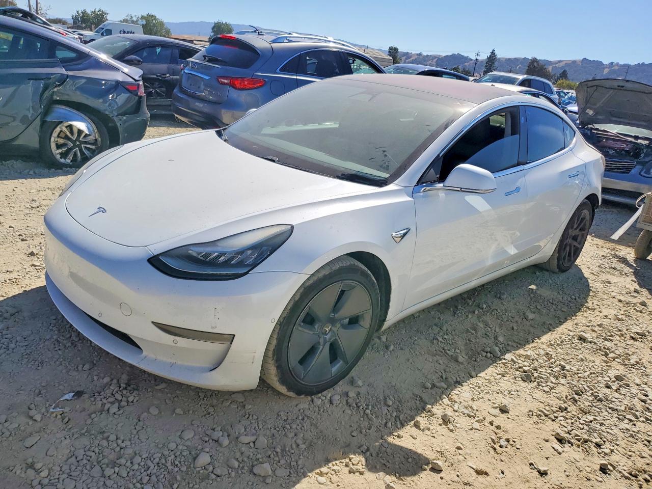 2018 TESLA MODEL 3 | 5YJ3E1EB2JF115636 | UPCARS