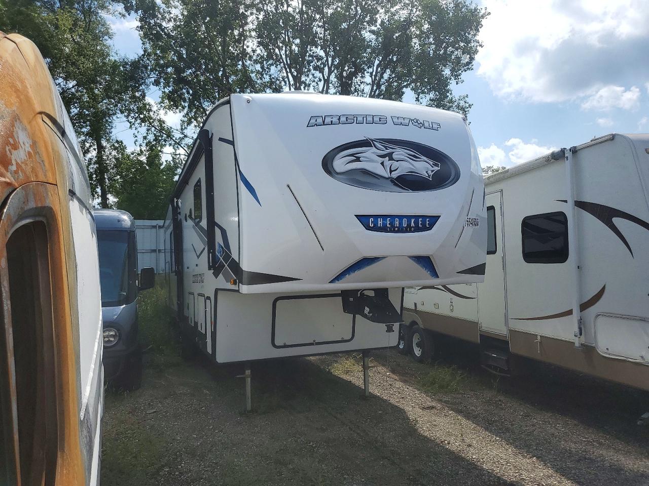 2024 FORESRIVER ARCTICWOL FOREST RIVER ARCTIC WOLF CAMPER | 5ZT3CK1B8R0717600 | UPCARS