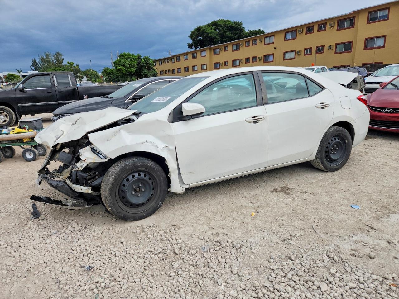 2015 TOYOTA COROLLA LE | 5YFBURHE2FP358541 | UPCARS