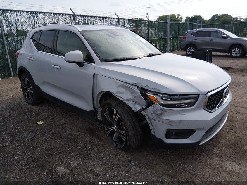 2021 VOLVO XC40 T5 INSCRIPTION | YV4162UL2M2577851 | UPCARS