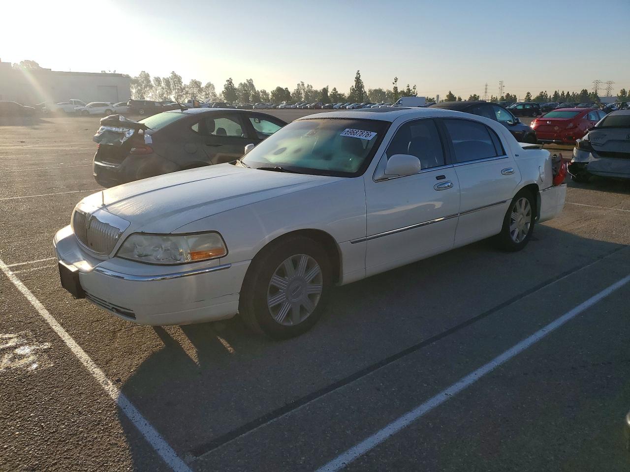 2003 LINCOLN TOWN CARTIER | 1LNHM83W53Y673034 | UPCARS