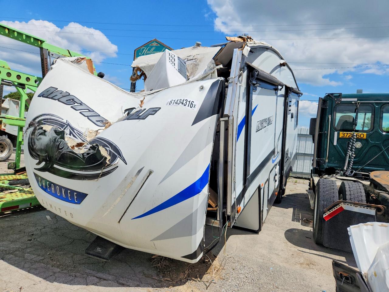 2019 FOREST RIVER ARCTICWOLF ARCTIC WOLF CAMPER | 5ZT3CKUB1K2703284 | UPCARS