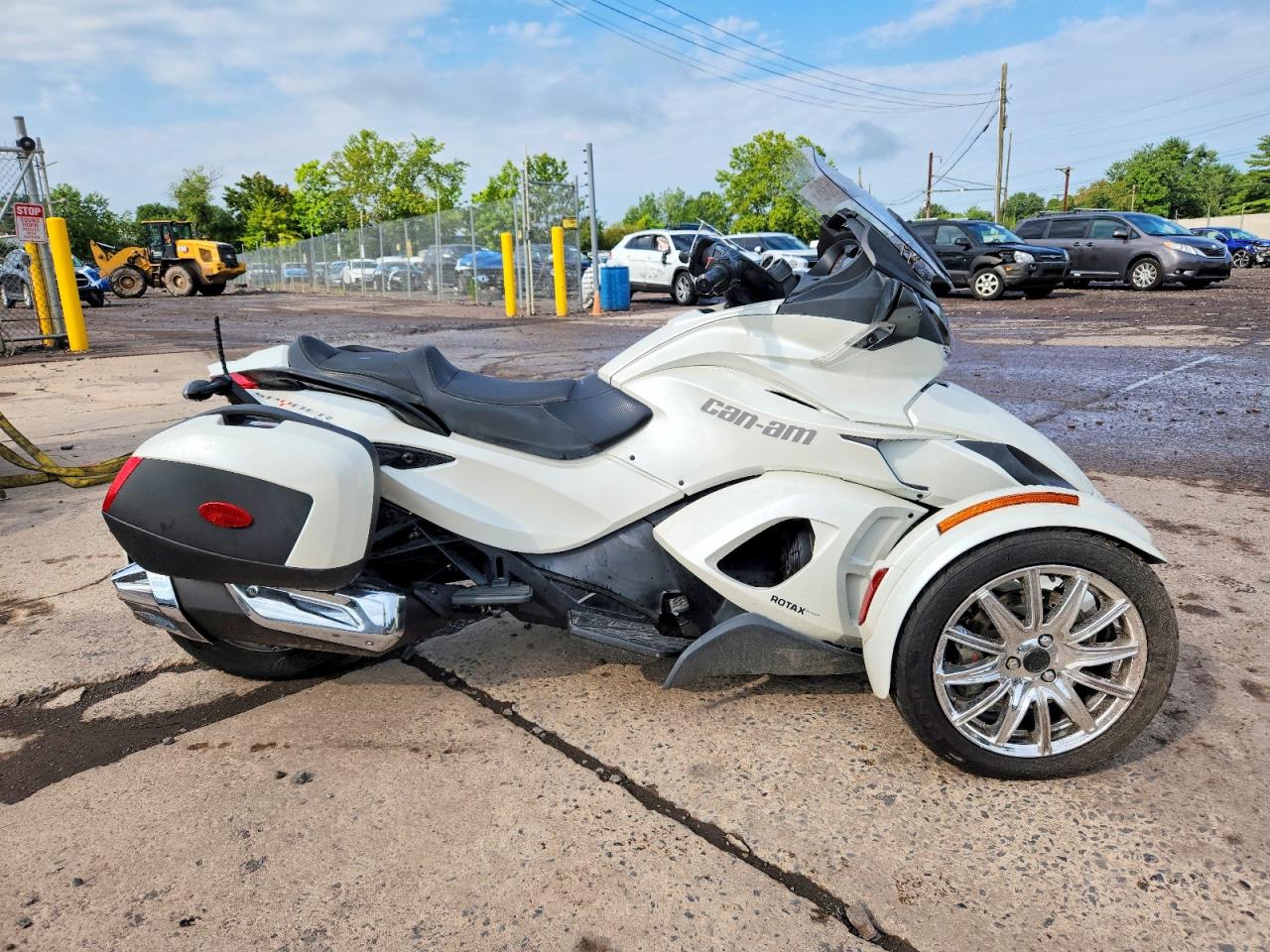2015 CAN-AM SPYDER ST | 2BXNCBC45FV000654 | UPCARS