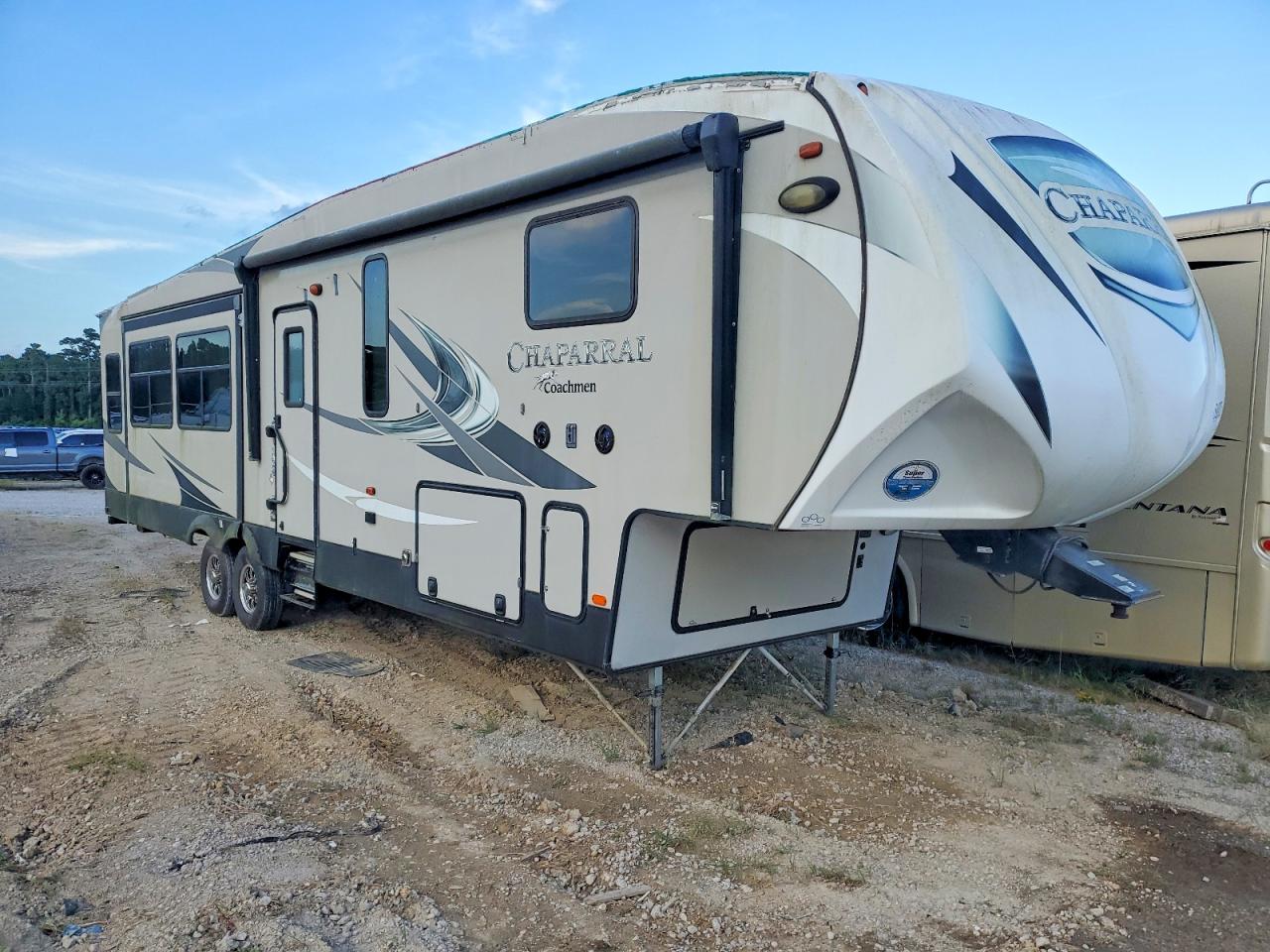 2019 FOREST RIVER CHAPARRAL CAMPER | 5ZT3CH1B2KA320371 | UPCARS