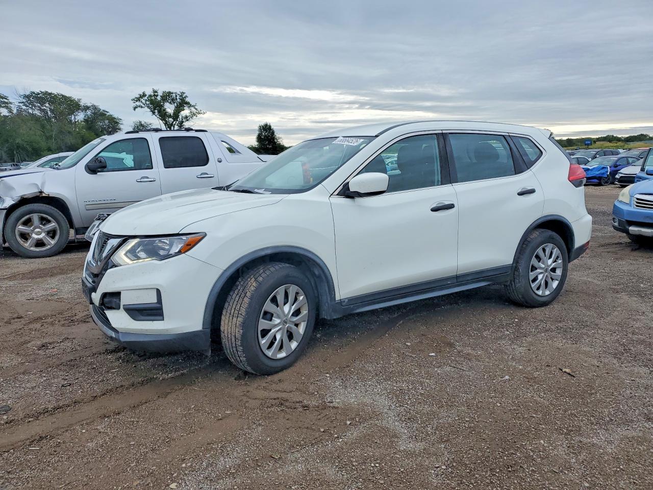 2017 NISSAN ROGUE S | KNMAT2MV1HP603491 | UPCARS