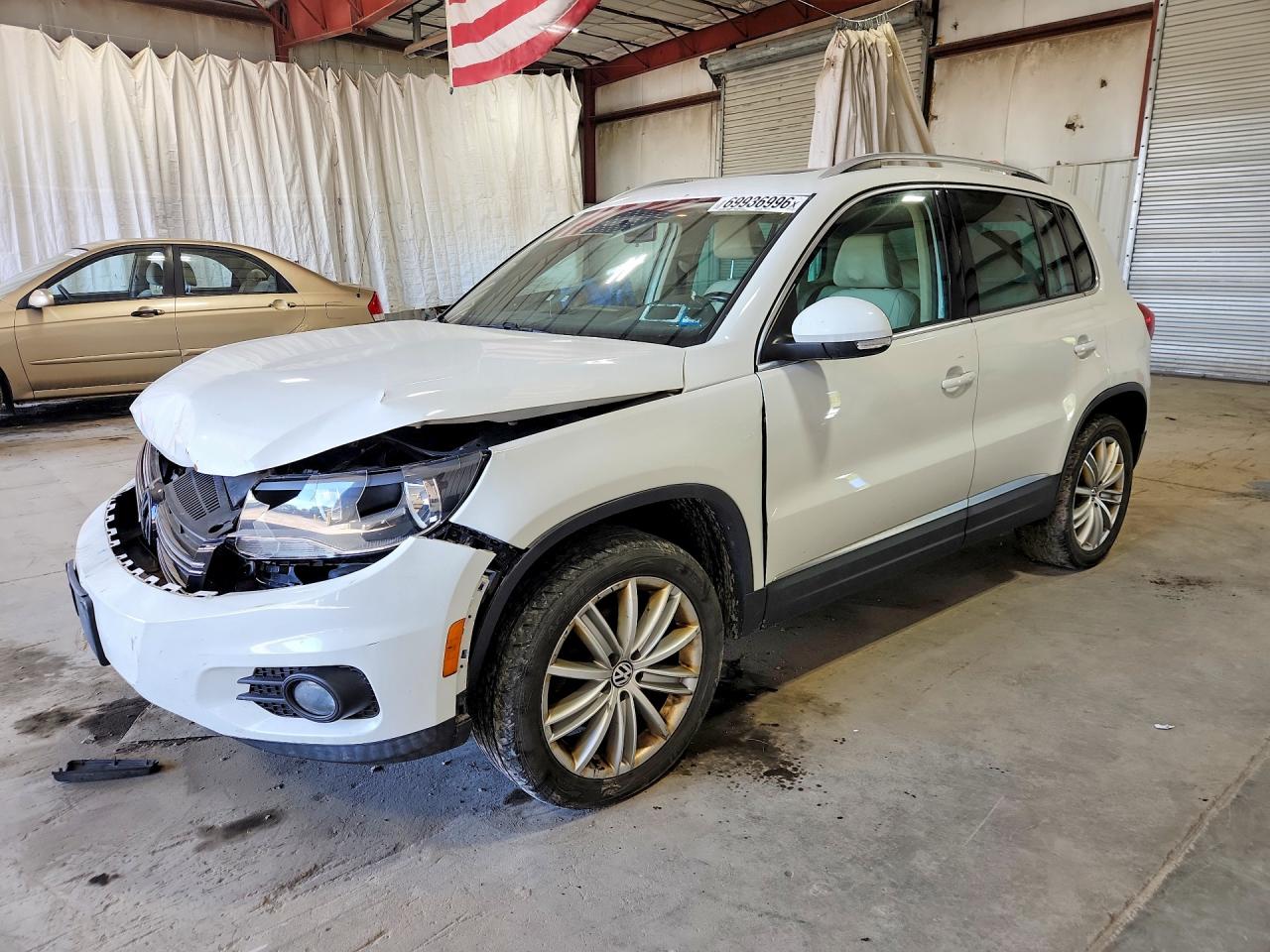 2015 VOLKSWAGEN TIGUAN S | WVGBV7AX8FW611264 | UPCARS