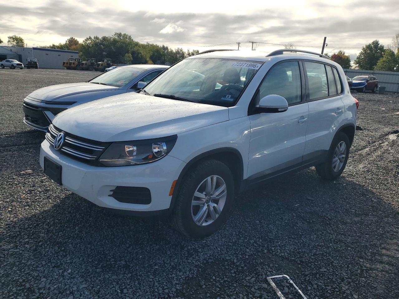 2017 VOLKSWAGEN TIGUAN S | WVGBV7AX1HK040470 | UPCARS