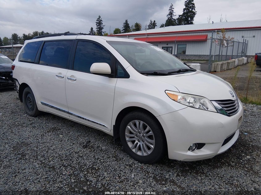 2015 TOYOTA SIENNA XLE PREMIUM 8 PASSENGER | 5TDYK3DC7FS579027 | UPCARS