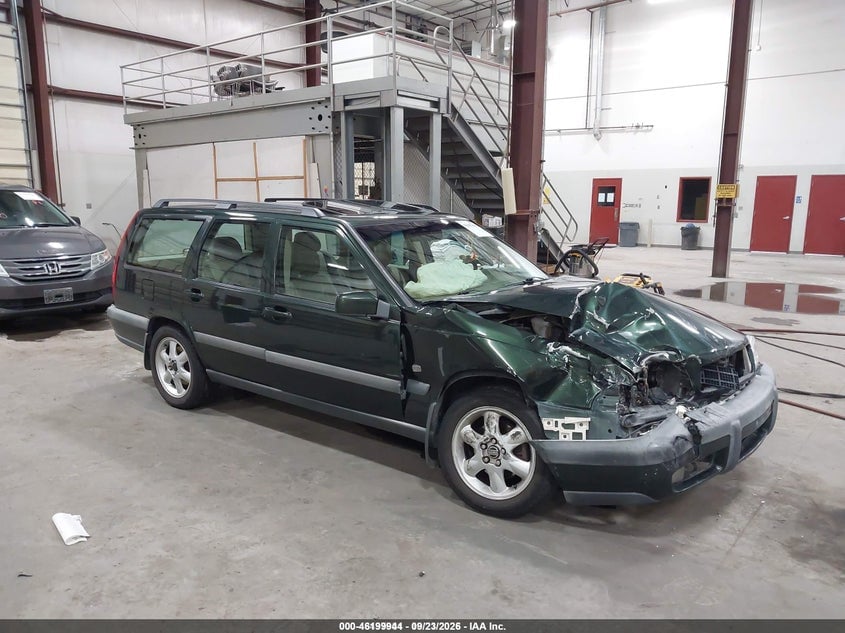 2000 VOLVO V70 XC/XC SE | YV1LZ56D7Y2720903 | UPCARS