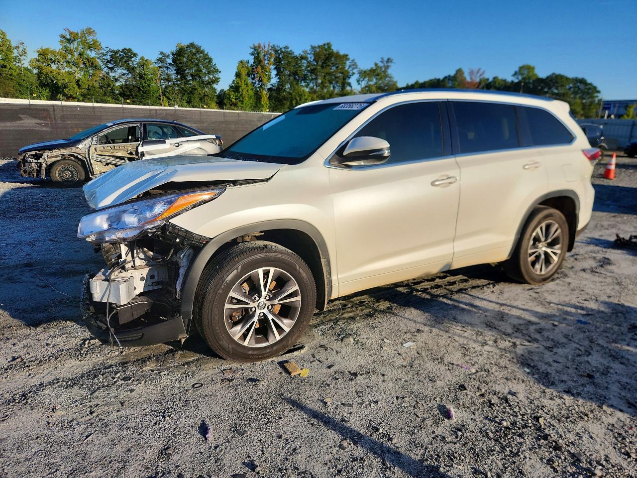 2016 TOYOTA HIGHLANDER XLE | 5TDJKRFH9GS238727 | UPCARS