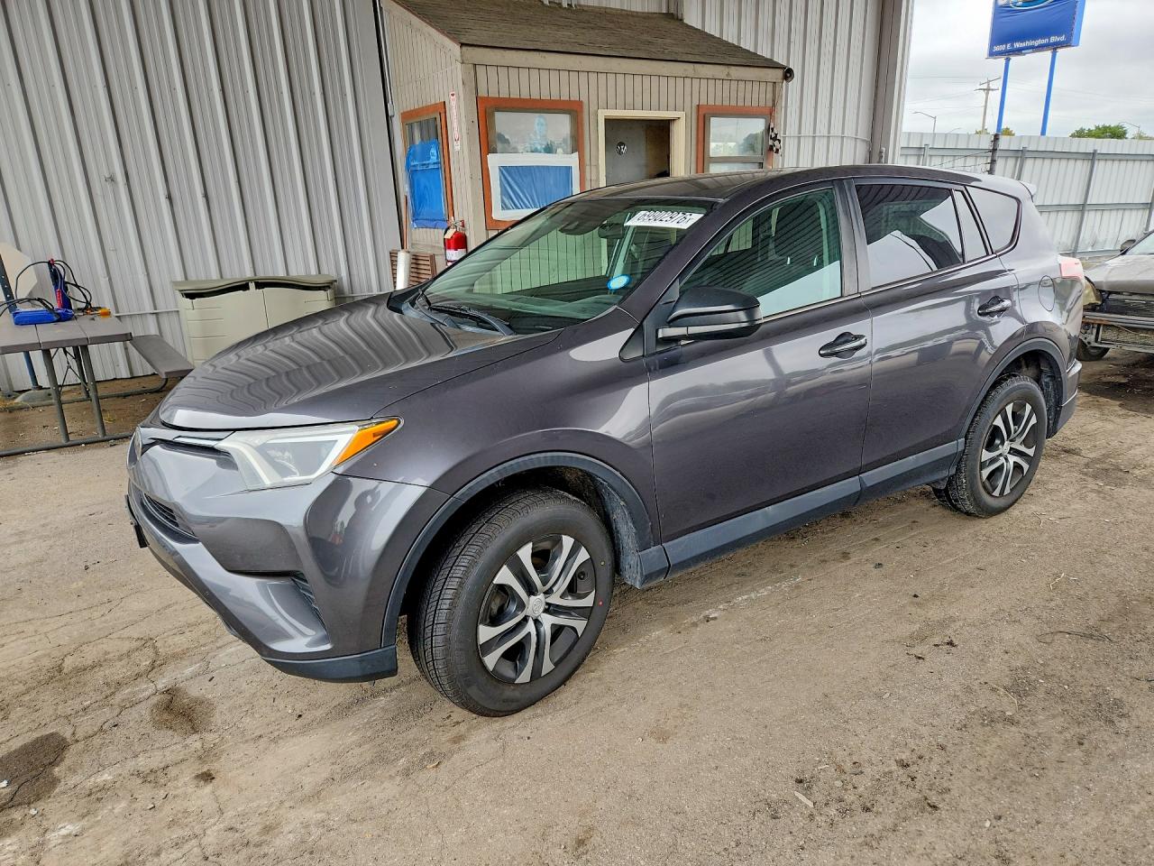 2018 TOYOTA RAV4 LE | 2T3BFREV5JW777092 | UPCARS